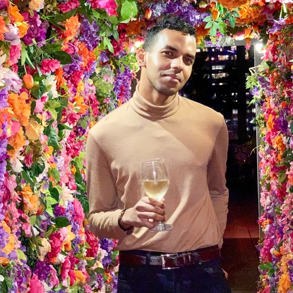 Meet your Posher, Bradley - Picture 1 of 2